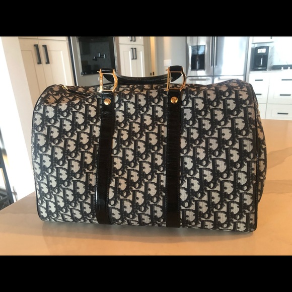 A pretty DIOR bag - Picture 1 of 2